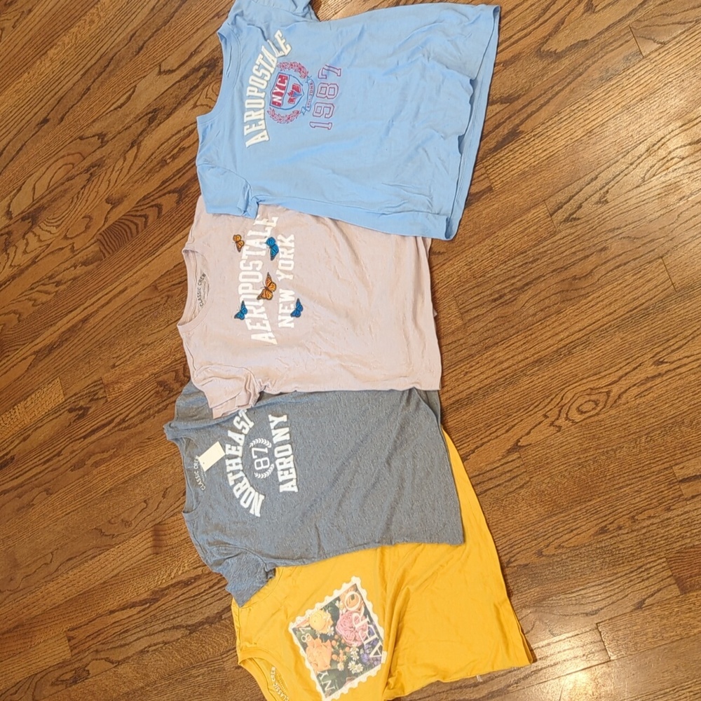 Aeropostale set of 4 short sleeve tshirts